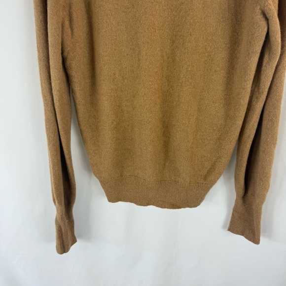 Peter Scott Men Color: Tan 100% Pure Camel Hair  V-Neck Size: M 
Jumper Size - Picture 8 of 10